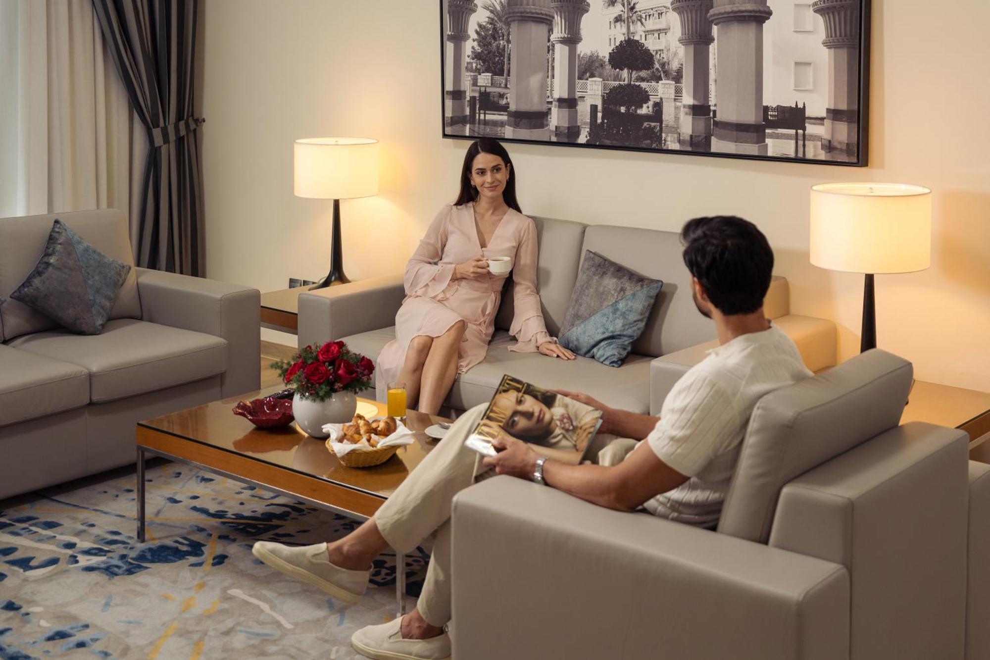 Golden Sands Suites ドバイ エクステリア 写真