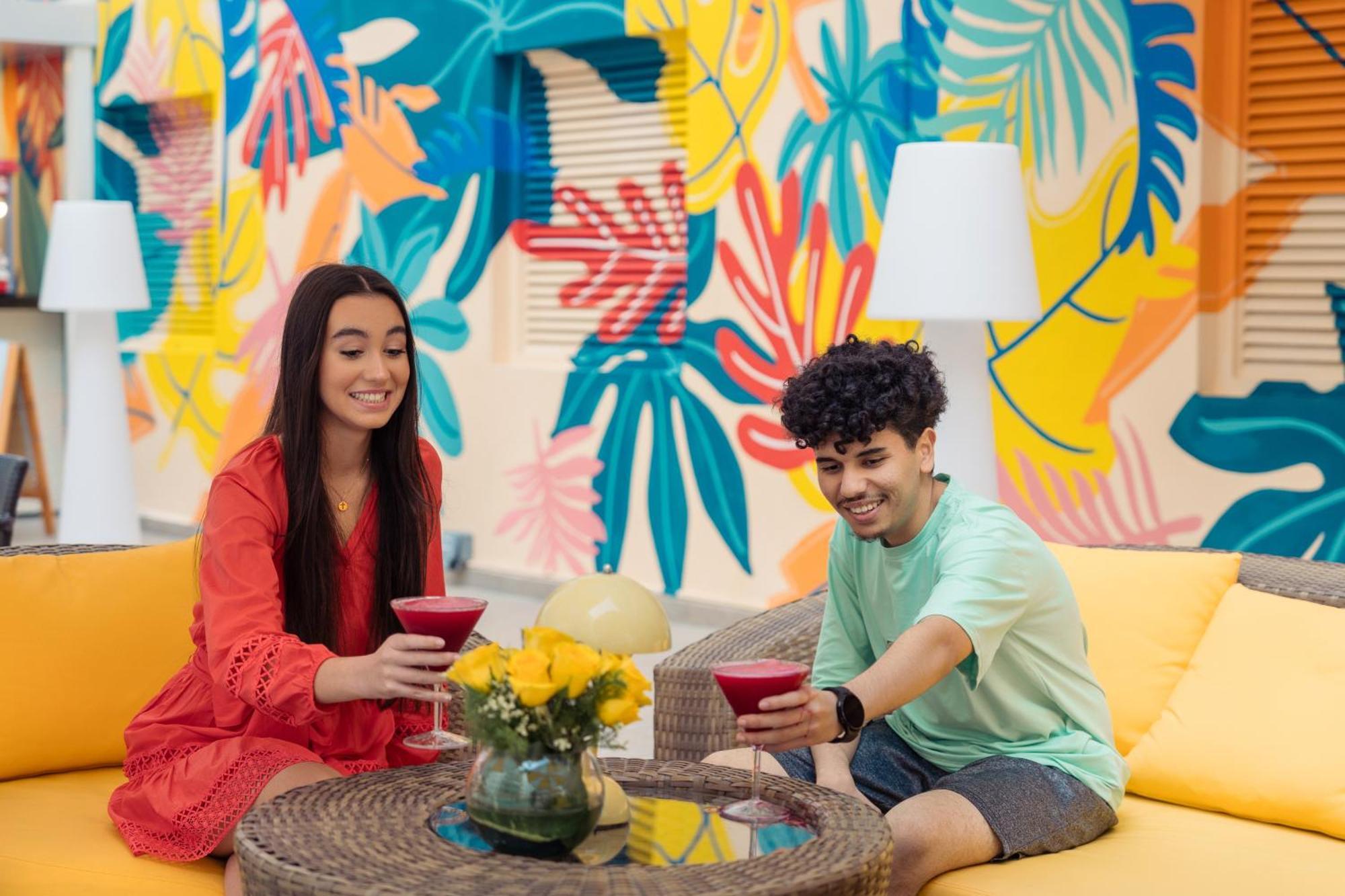 Golden Sands Suites ドバイ エクステリア 写真