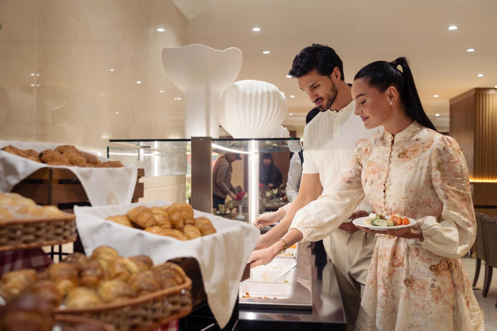 Golden Sands Suites ドバイ エクステリア 写真